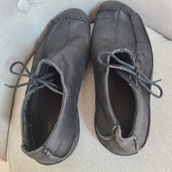 CATERPILLAR Leather shoes/ Sz 8 - Picture 2 of 8